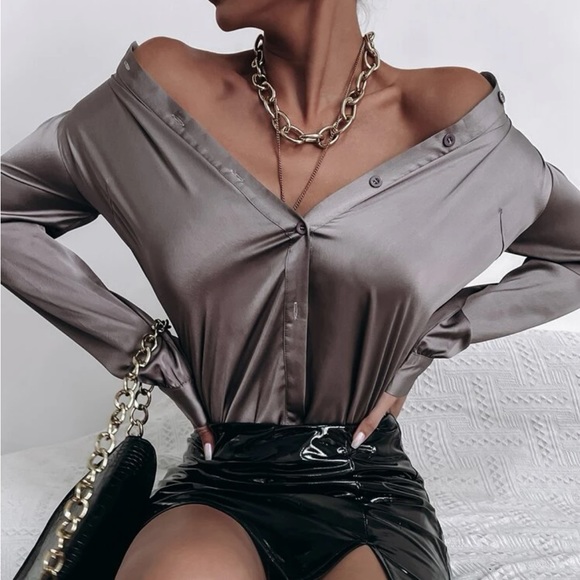 Luxe  green silky  button up boyfriend business casual satin top - Picture 16 of 16